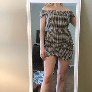 Gingham Off-the-shoulder Zara Dress! Size: Large